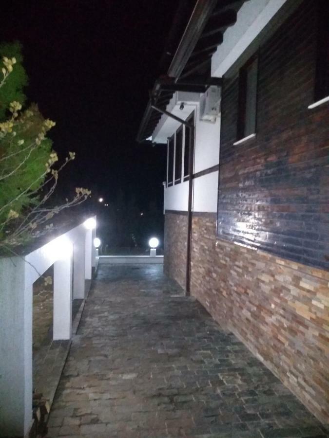 Къща За Гости "Мечта" Lyutibrod Exterior photo